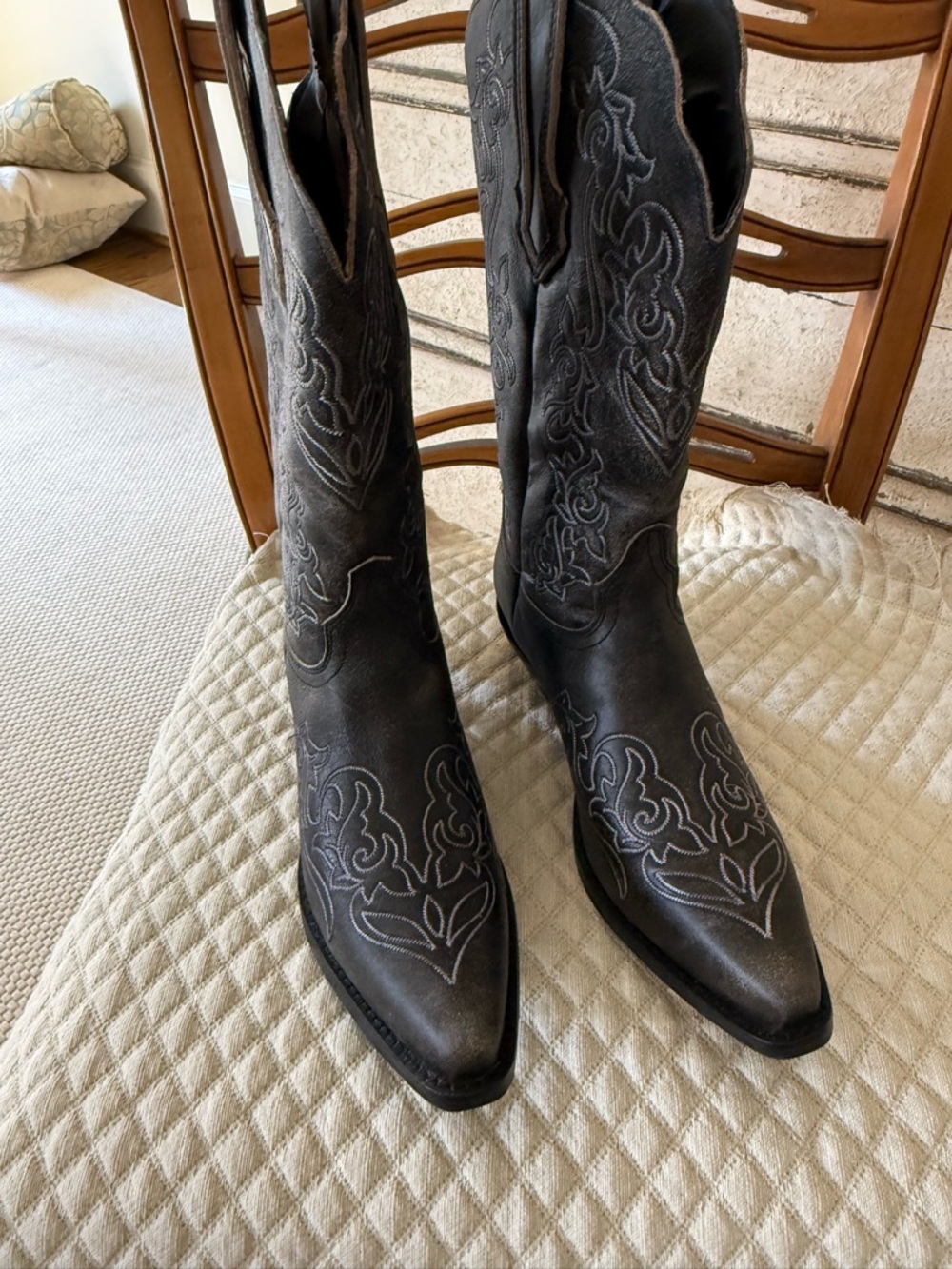 DINGO brand new ladies Black Embroidered Western Cowboy Boots